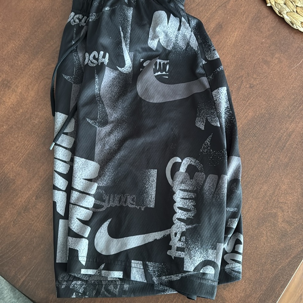 Nike Black and Gray Athletic Shorts with Dynamic Design - Picture 3 of 5